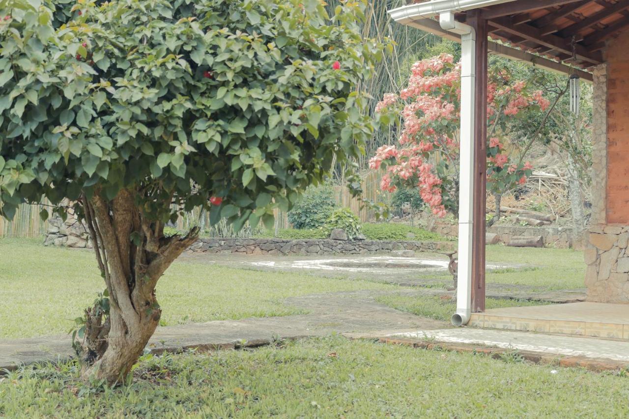 Em Tiradentes, Minas Gerais, Casa Tipica E Espacosa Em Terreno Arborizado Exterior photo