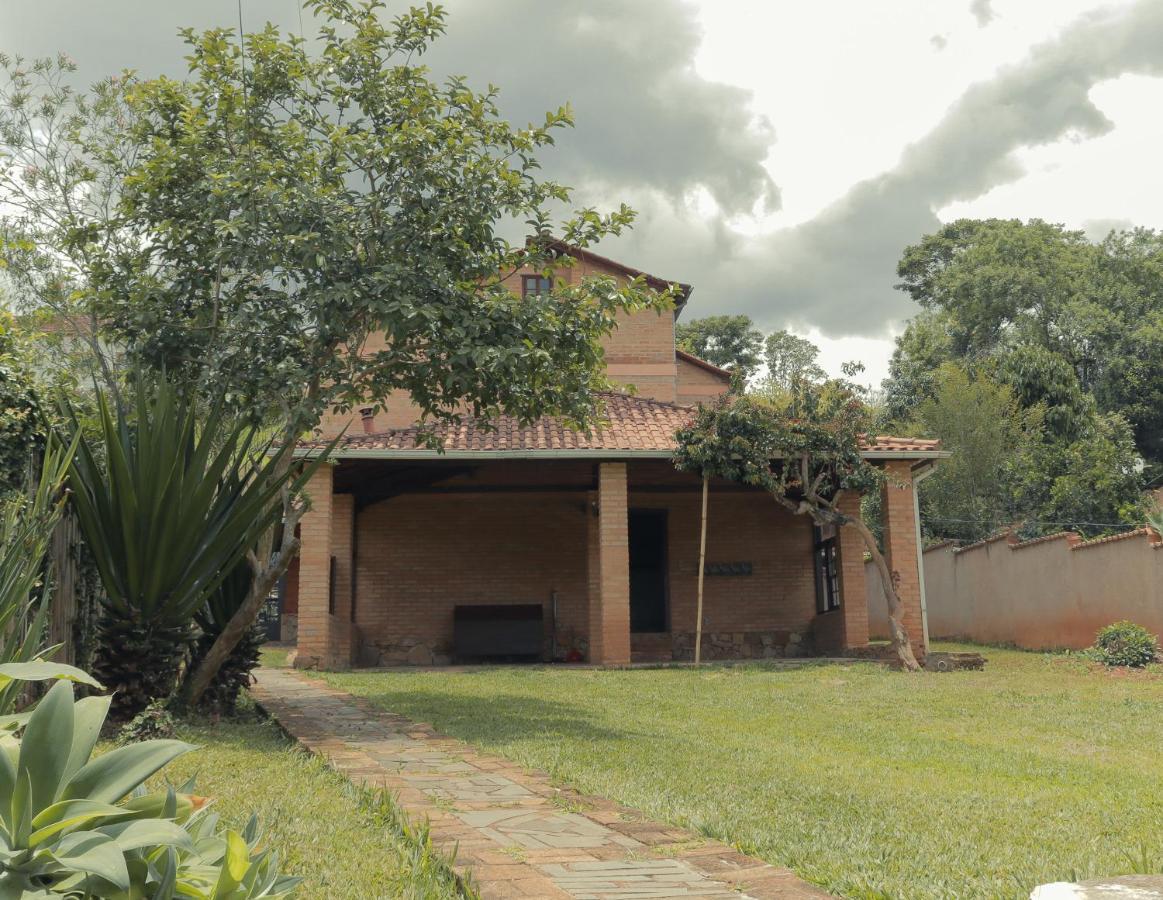 Em Tiradentes, Minas Gerais, Casa Tipica E Espacosa Em Terreno Arborizado Exterior photo