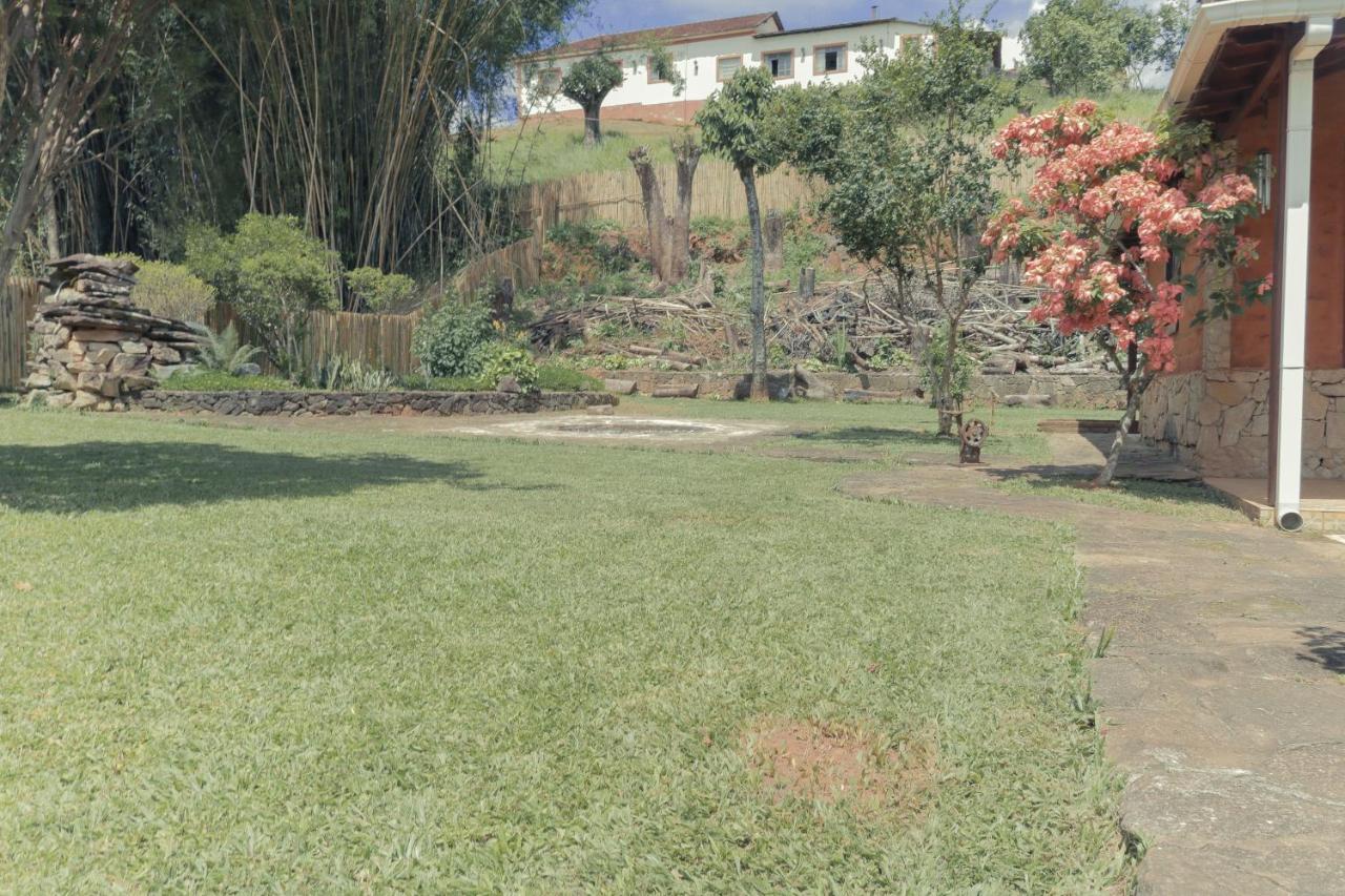 Em Tiradentes, Minas Gerais, Casa Tipica E Espacosa Em Terreno Arborizado Exterior photo
