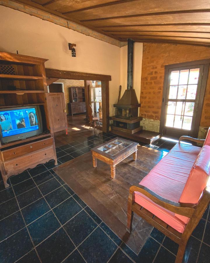Em Tiradentes, Minas Gerais, Casa Tipica E Espacosa Em Terreno Arborizado Exterior photo